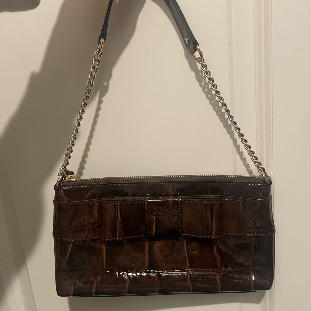 Elegant Brown Croc-Embossed Shoulder Bag